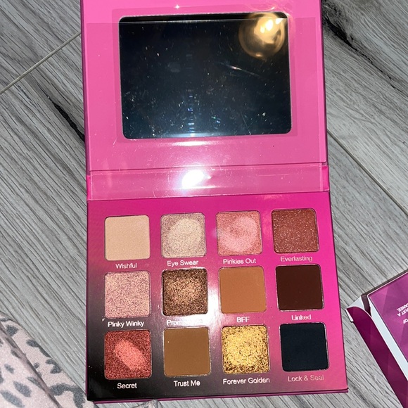NWT….. Violet Voss Pinky Promise Pallet!!!! It is truly beautiful!!! - Picture 2 of 2